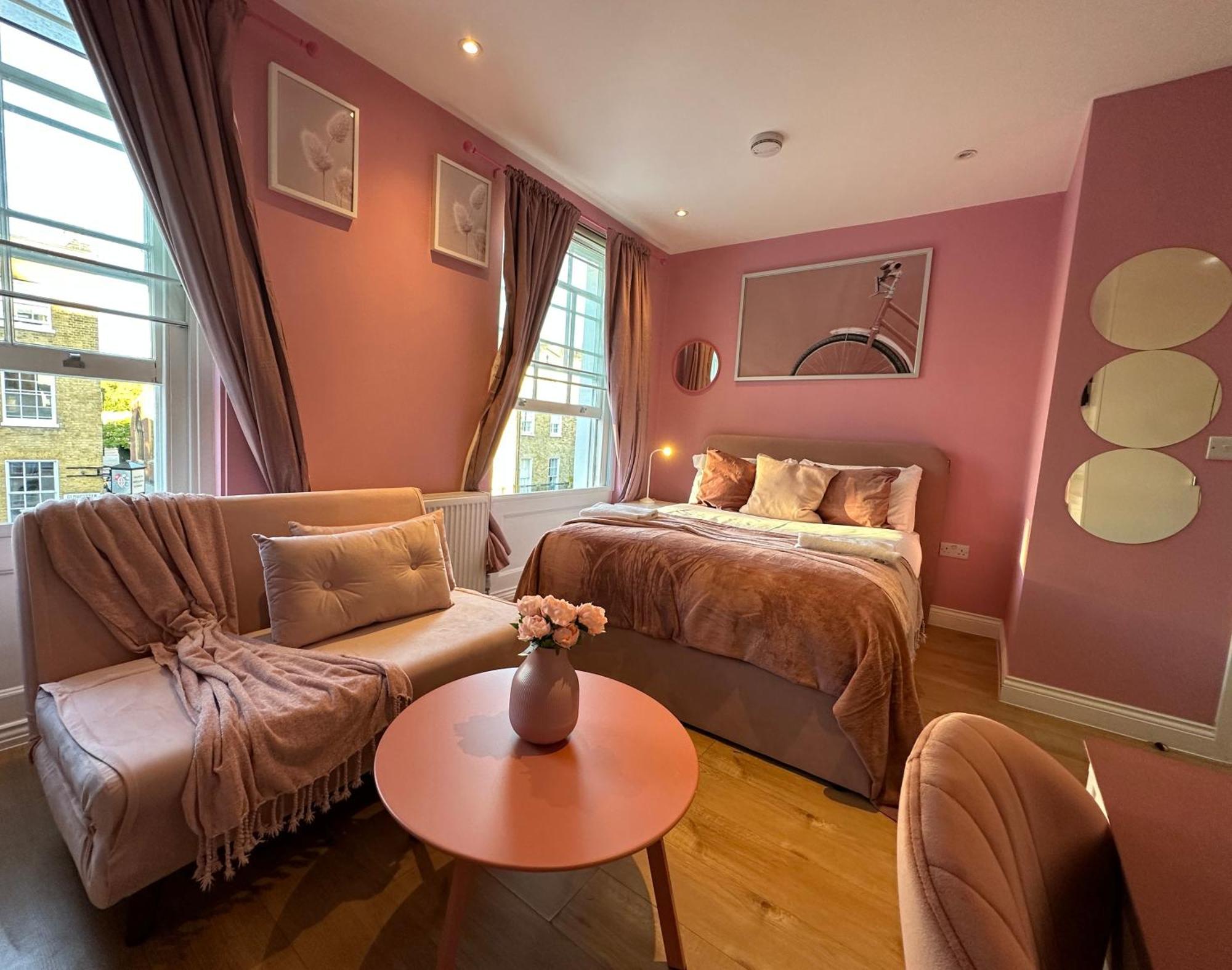 Gloucester Place Apartment *